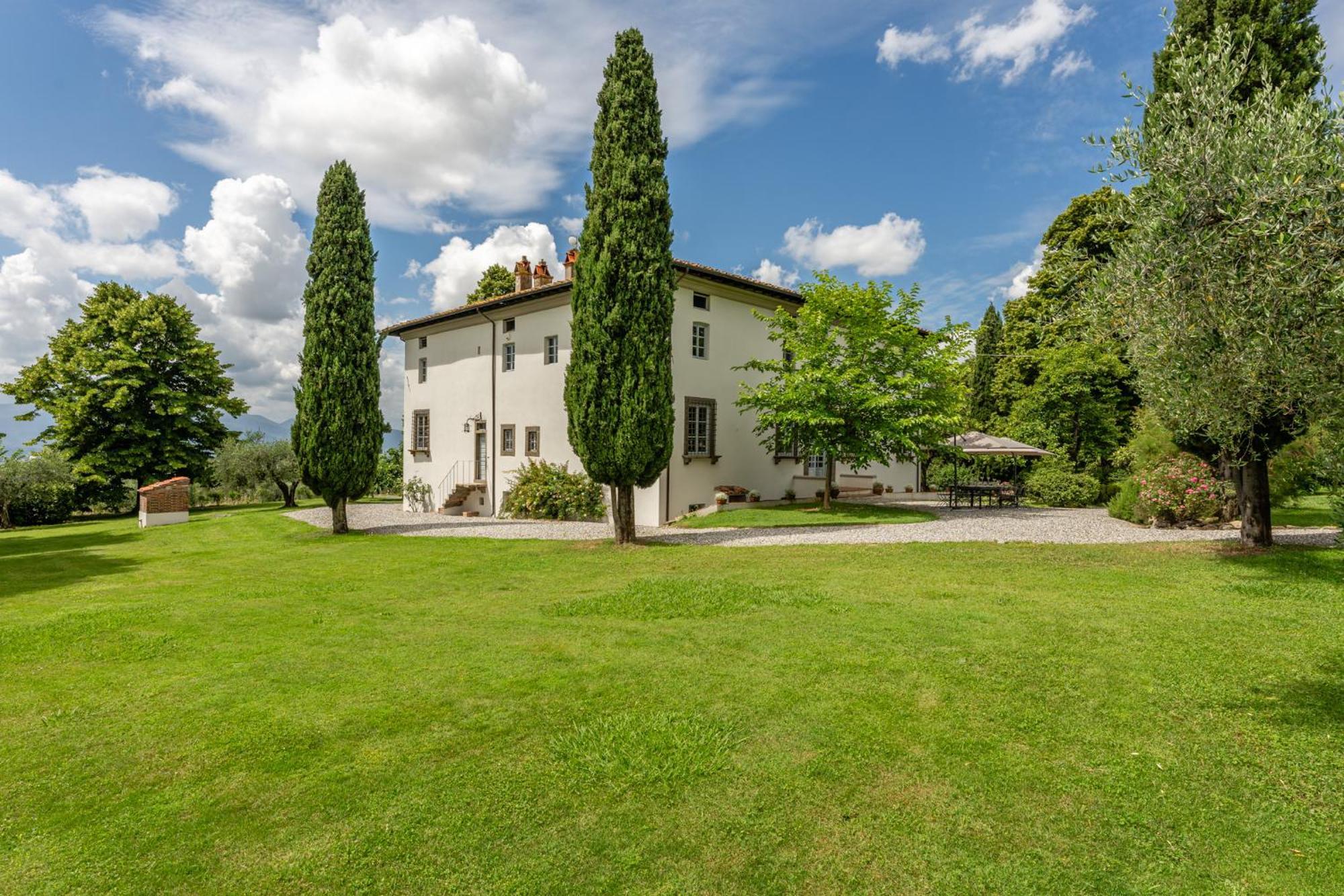 Agriturismo Mansi Bernardini لوكا المظهر الخارجي الصورة